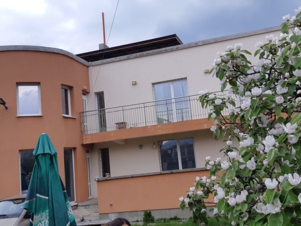 Етаж от къща в София, Суходол - 289 кв.м за 987 €/кв.м - Снимка #1