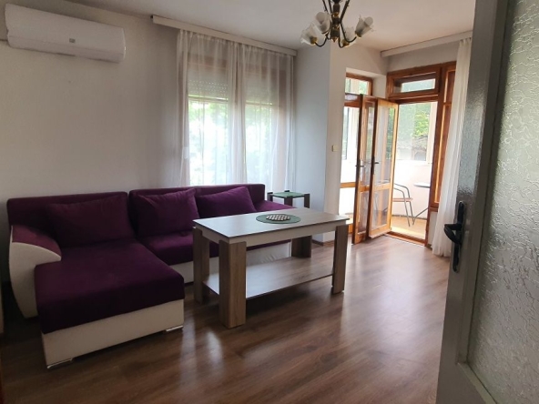 Дава се под наем Двустаен апартамент в Пловдив, Старият град - 70 кв.м за 357 € - Снимка #1