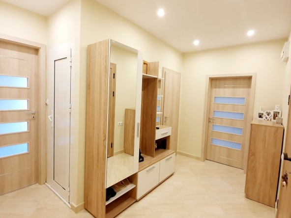 Дава се под наем Тристаен апартамент в София, Овча купел - 98 кв.м за 765 € - Снимка #1