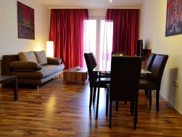 Дава се под наем Тристаен апартамент в Пловдив, Кършияка - 90 кв.м за 321.3 € - Снимка #1