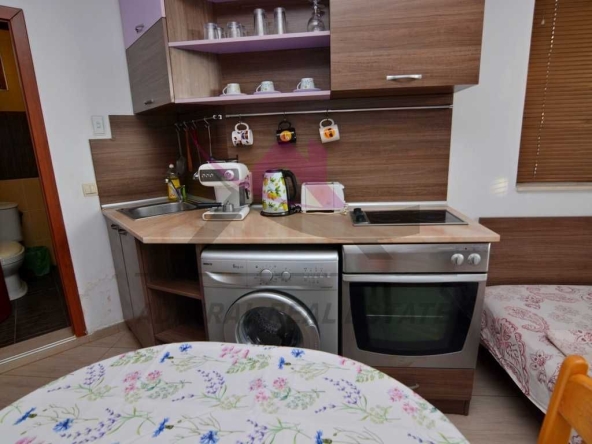 Дава се под наем Едностаен апартамент в к.к. Св.Св. Константин и Елена - 35 кв.м за 409 € - Снимка #1