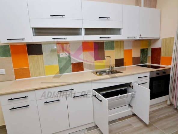 Дава се под наем Тристаен апартамент в Варна, Бриз - 96 кв.м за 650 € - Снимка #1