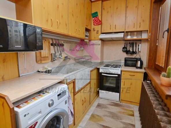 Дава се под наем Четиристаен апартамент в Варна, Цветен квартал - 102 кв.м за 614 € - Снимка #1