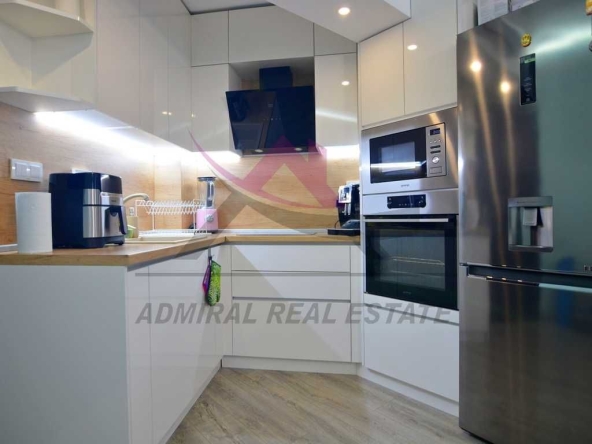 Дава се под наем Двустаен апартамент в Варна, Галата - 75 кв.м за 458.49 € - Снимка #1