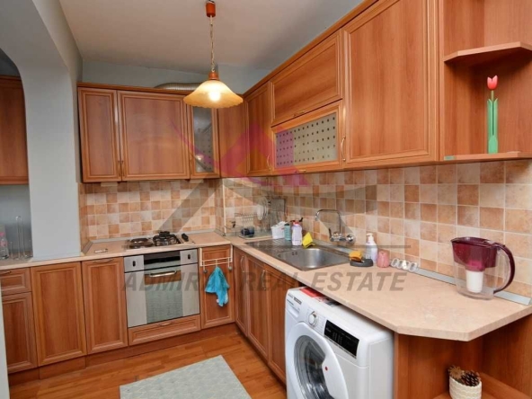 Дава се под наем Тристаен апартамент в Варна, ЖП Гара - 90 кв.м за 498.27 € - Снимка #1