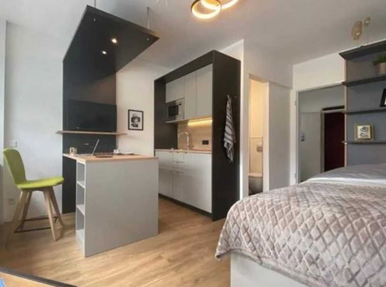 Дава се под наем Едностаен апартамент в Пловдив, Център - 45 кв.м за 255 € - Снимка #1