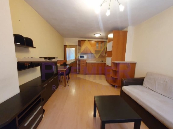 Дава се под наем Двустаен апартамент в Варна, Базар Левски - 65 кв.м за 428.91 € - Снимка #1