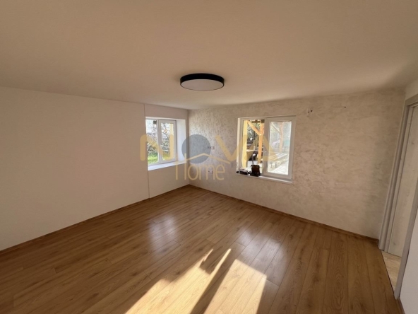 Етаж от къща в Варна, Виница - 61 кв.м за 1045 €/кв.м - Снимка #1