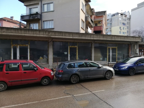 Магазин в Враца, Център - 300 кв.м за 459 €/кв.м - Снимка #1