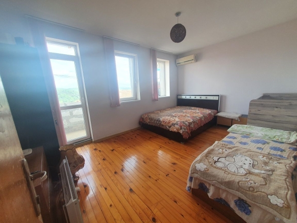 Етаж от къща в Велико Търново, Варуша - 120 кв.м за 1067 €/кв.м - Снимка #1