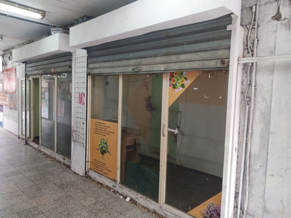 Дава се под наем Магазин в София, Център - 15 кв.м за 234.6 € - Снимка #1