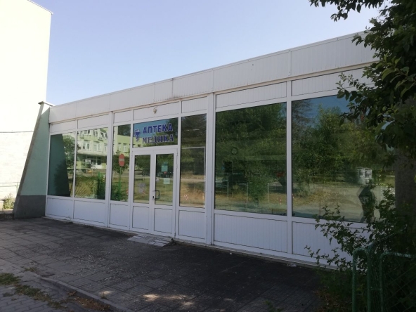 Дава се под наем Магазин в Павликени - 70 кв.м за 510 € - Снимка #1