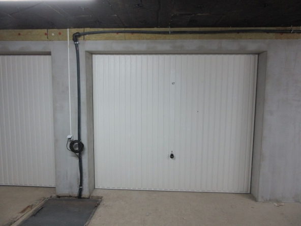 Дава се под наем Гараж / Паркомясто в София, Обеля - 16 кв.м за 102 € - Снимка #1