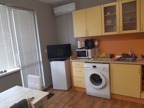 Дава се под наем Двустаен апартамент в к.к. Слънчев бряг - 59 кв.м за 500 € - Снимка #1