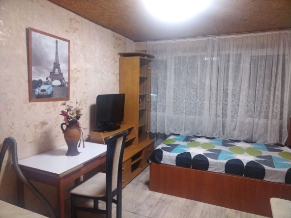 Дава се под наем Едностаен апартамент в Варна, Левски - 25 кв.м за 255 € - Снимка #1