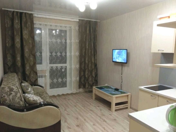 Дава се под наем Едностаен апартамент в Пловдив, Каменица 1 - 26 кв.м за 102 € - Снимка #1