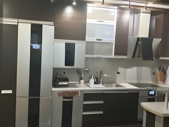 Тристаен апартамент в София, Център - 91 кв.м за 2858 €/кв.м - Снимка #1