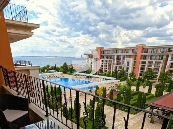 Тристаен апартамент в Свети Влас - 102 кв.м за 1912 €/кв.м - Снимка #1