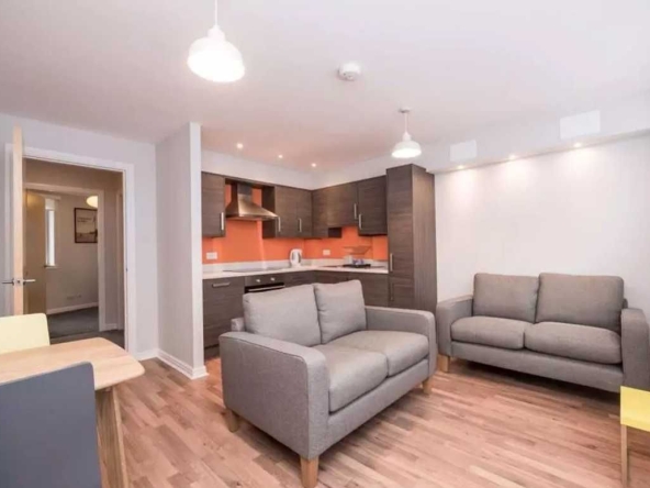 Дава се под наем Тристаен апартамент в Пловдив, Каменица 1 - 85 кв.м за 306 € - Снимка #1