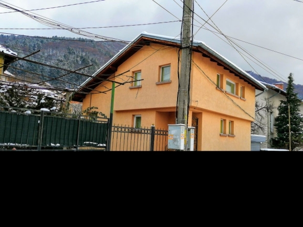 Дава се под наем Къща в Дупница - 80 кв.м за 598.23 € - Снимка #1