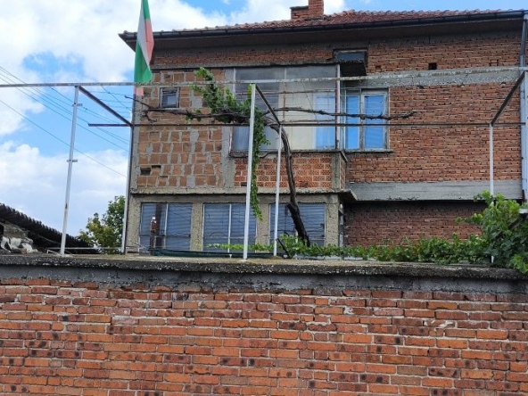 Къща в Чирпан - 200 кв.м за 230 €/кв.м - Снимка #1