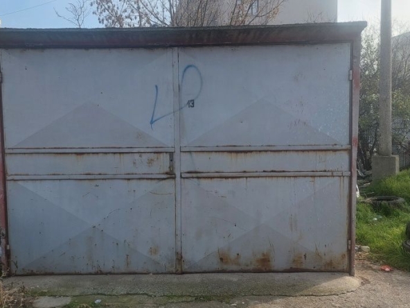 Гараж / Паркомясто в Ямбол, Аврен - 18 кв.м за 128 €/кв.м - Снимка #1