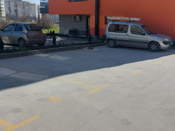 Гараж / Паркомясто в Варна, Кайсиева градина - 14 кв.м за 656 €/кв.м - Снимка #1