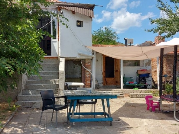 Къща в Карнобат - 100 кв.м за 700 €/кв.м - Снимка #1