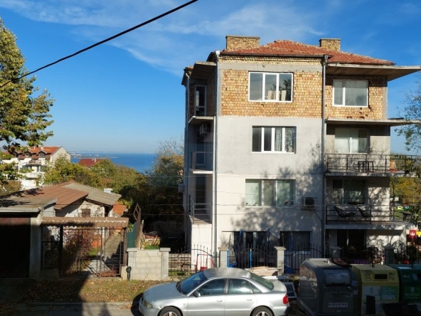 Етаж от къща в Варна, Галата - 107 кв.м за 1 €/кв.м - Снимка #1