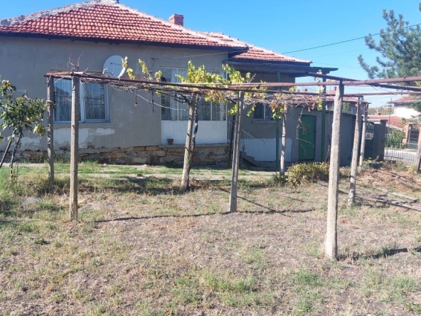 Къща в с. Васил Левски, Област Стара Загора - 80 кв.м за 211 €/кв.м - Снимка #1