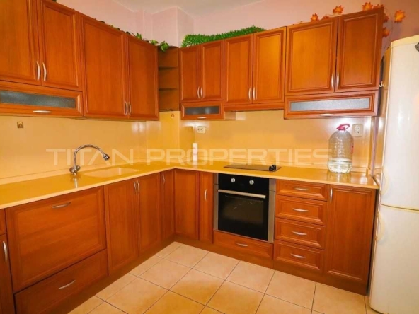 Дава се под наем Тристаен апартамент в Варна, Център - 86 кв.м за 448.8 € - Снимка #1