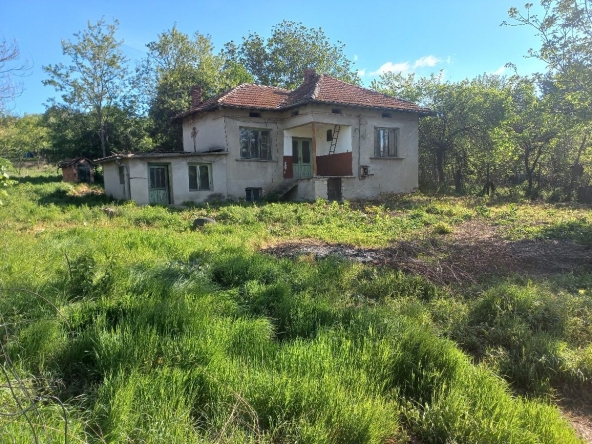 Къща в с. Хаджидимитрово, Област Велико Търново - 65 кв.м за 79 €/кв.м - Снимка #1