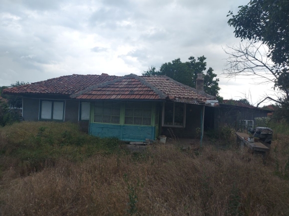 Къща в с. Раковски, Област Разград - 600 кв.м за 34 €/кв.м - Снимка #1