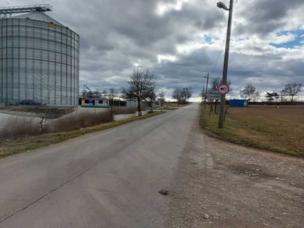 Парцел в с. Изворско, Област Варна - 13134 кв.м за 29 €/кв.м - Снимка #1