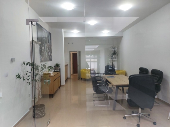 Дава се под наем Офис в София, Борово - 46 кв.м за 408 € - Снимка #1