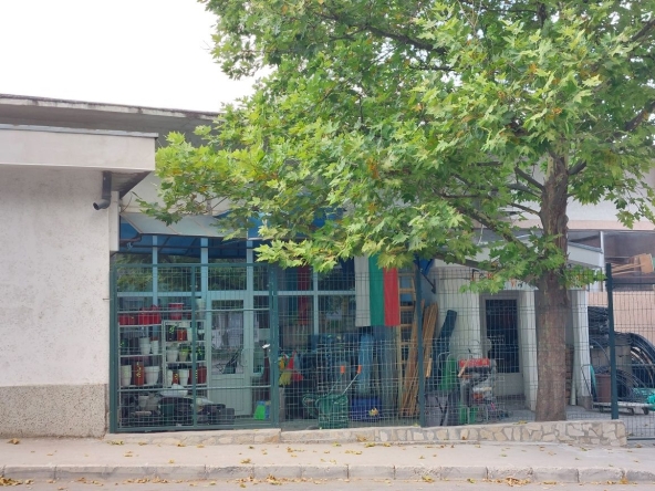 Магазин в Свищов - 300 кв.м за 380 €/кв.м - Снимка #1