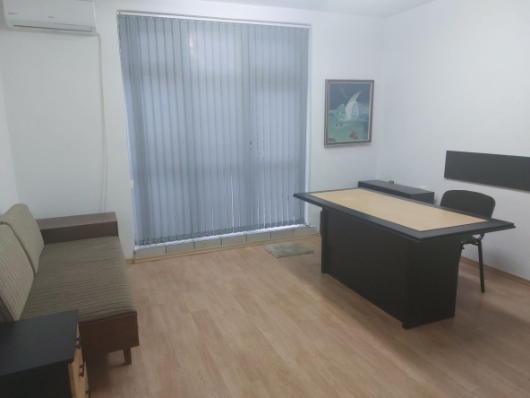 Дава се под наем Офис в Ямбол, Аврен - 24 кв.м за 198.9 € - Снимка #1