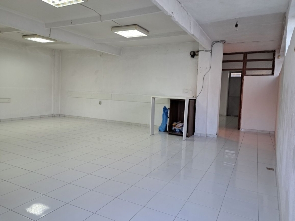 Дава се под наем Склад в Варна, Максуда - 110 кв.м за 498.27 € - Снимка #1
