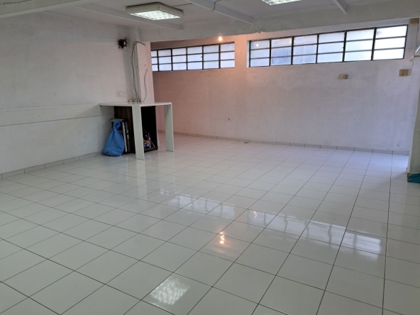 Дава се под наем Склад в Варна, Максуда - 110 кв.м за 448.8 € - Снимка #1