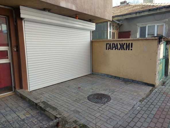 Дава се под наем Гараж / Паркомясто в Варна, Операта - 18 кв.м за 119.34 € - Снимка #1