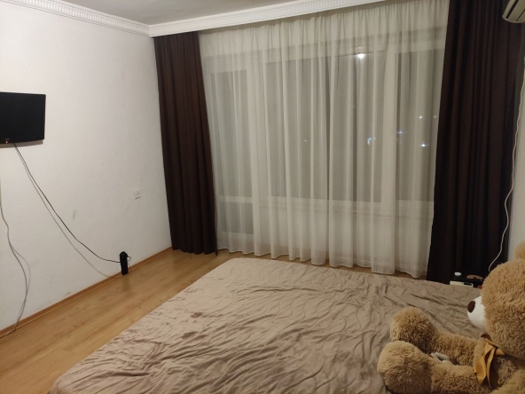 Дава се под наем Тристаен апартамент в Бургас, Меден рудник - зона Б - 65 кв.м за 331.5 € - Снимка #1