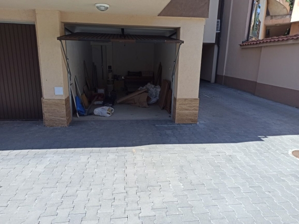 Дава се под наем Гараж / Паркомясто в Пазарджик, Окръжна болница - 17 кв.м за 66.3 € - Снимка #1