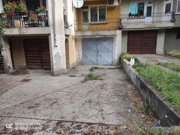 Гараж / Паркомясто в Велико Търново, Бузлуджа - 21 кв.м за 972 €/кв.м - Снимка #1