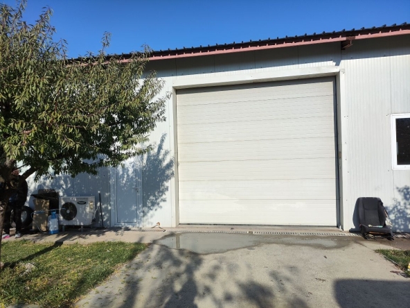 Дава се под наем Склад в Лясковец - 144 кв.м за 403.92 € - Снимка #1