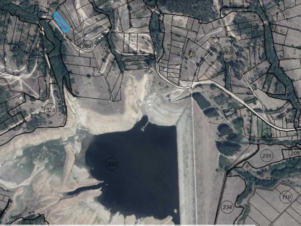 Земеделски имот в Карлово -  кв.м за 7 €/дка - Снимка #1