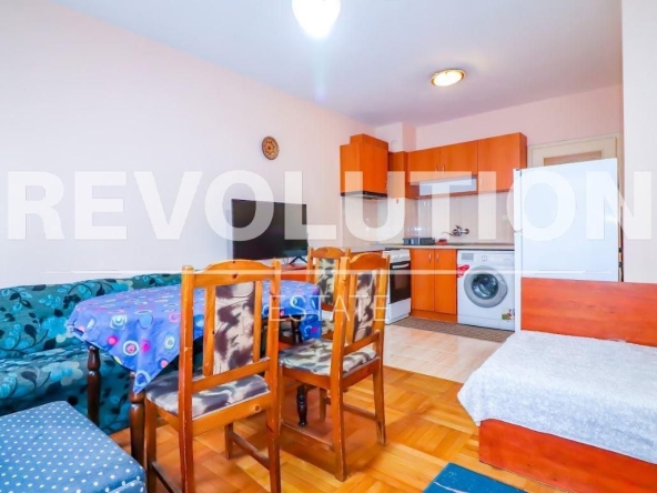 Дава се под наем Двустаен апартамент в Варна, Спортна зала - 70 кв.м за 425 € - Снимка #1