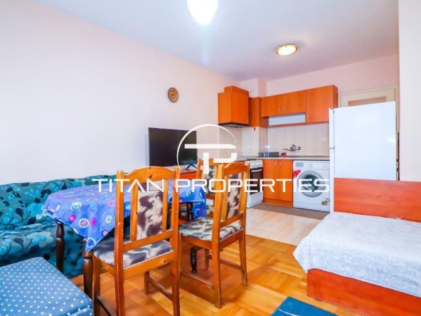 Дава се под наем Двустаен апартамент в Варна, Спортна зала - 70 кв.м за 434 € - Снимка #1