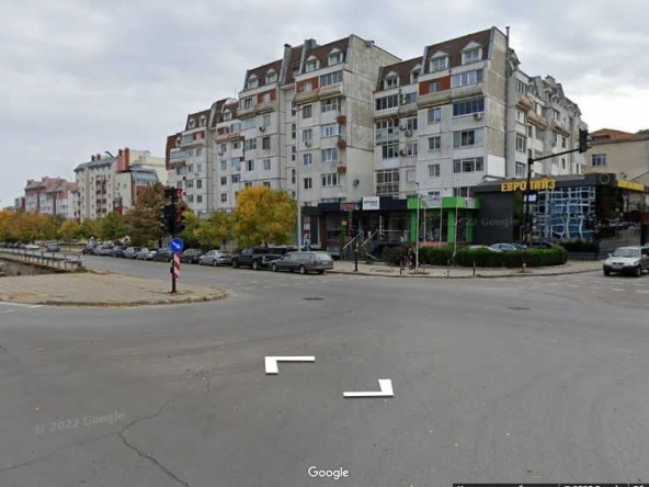 Дава се под наем Двустаен апартамент в Шумен, Център - 80 кв.м за 306 € - Снимка #1