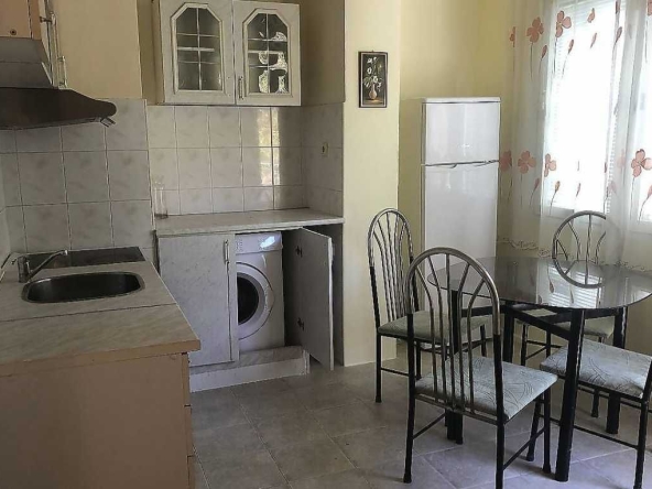 Дава се под наем Двустаен апартамент в Бургас, Възраждане - 190 кв.м за 200 € - Снимка #1