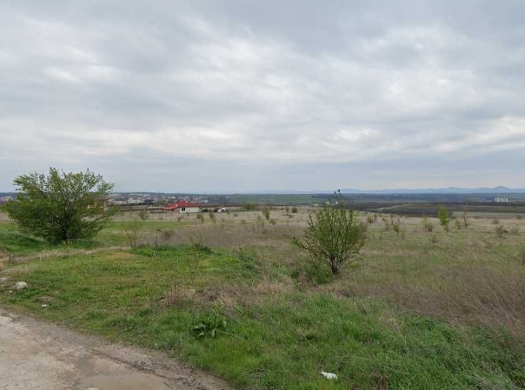 Парцел в Хасково, Младежки хълм - 640 кв.м за 50 €/кв.м - Снимка #1